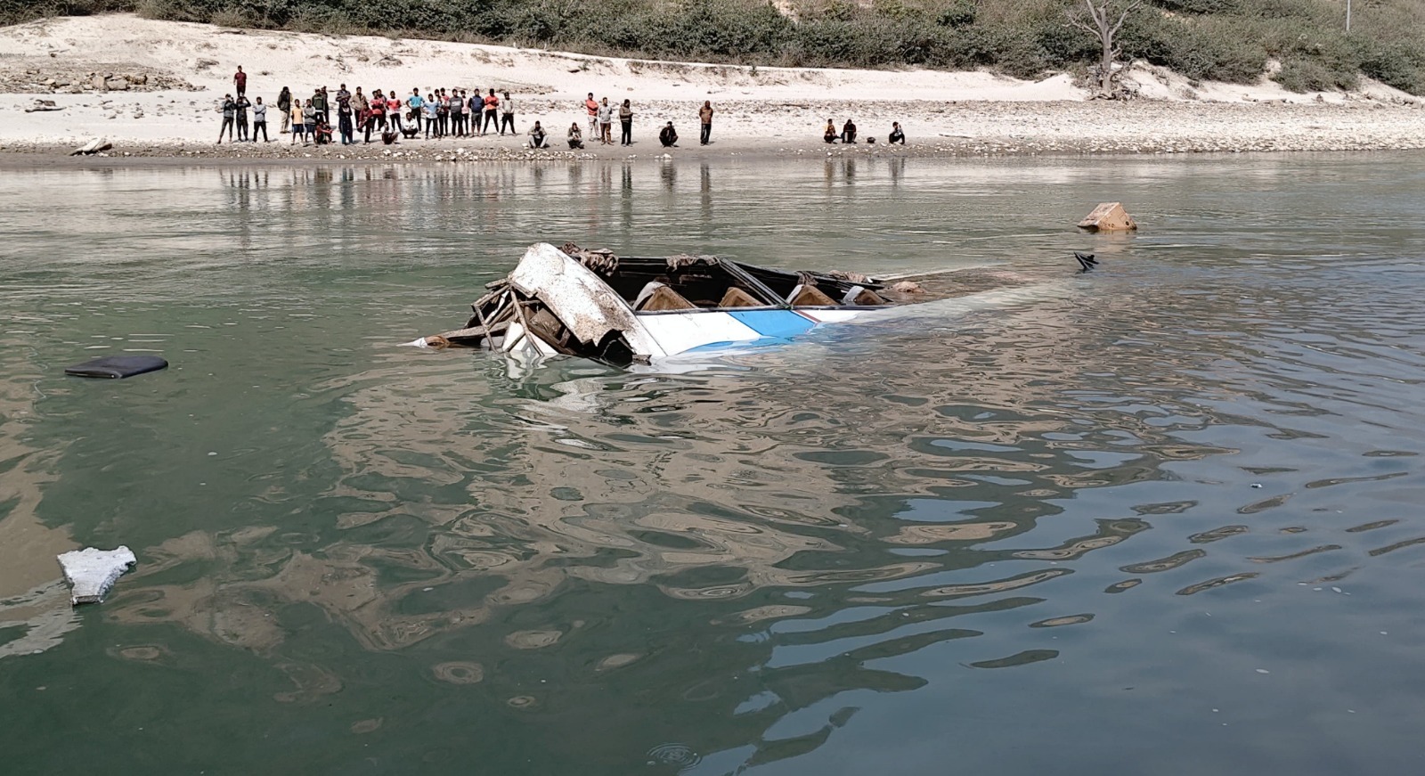तामाकोसी दुर्घटनामा मृतकका परिवारलाई मन्थली नगरपालिकाद्वारा  जनही २० हजार रुपैयाँ राहत